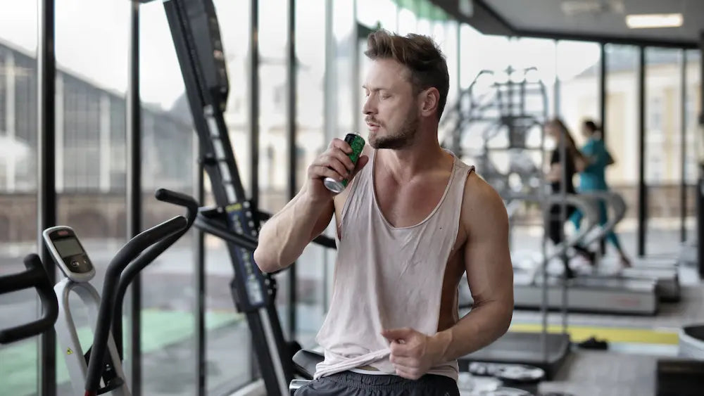 Evening gym training with a caffeine-free workout drink for blood-flow-focused performance support in New Zealand