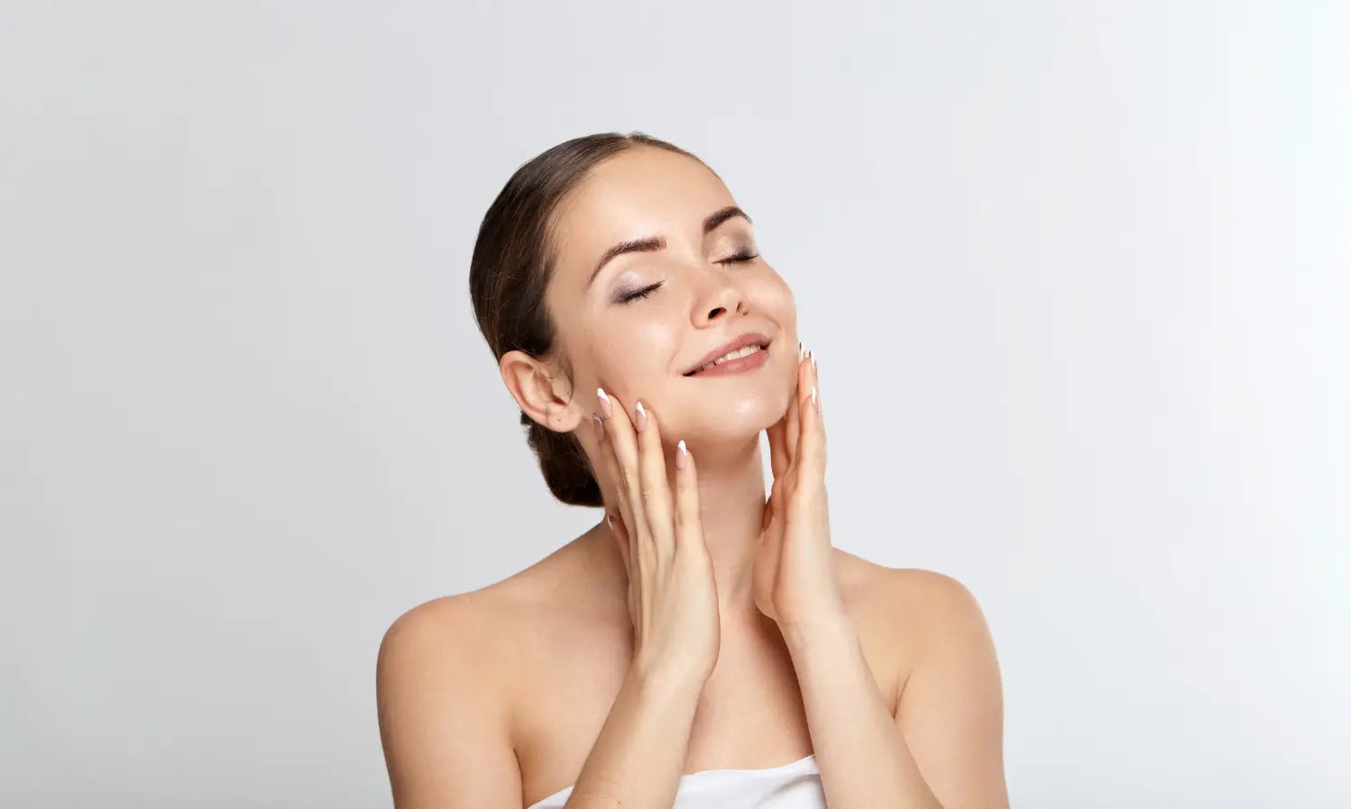 Collagen powder capsules marine collagen and bone broth options arranged for a Healthy.co.nz routine guide
