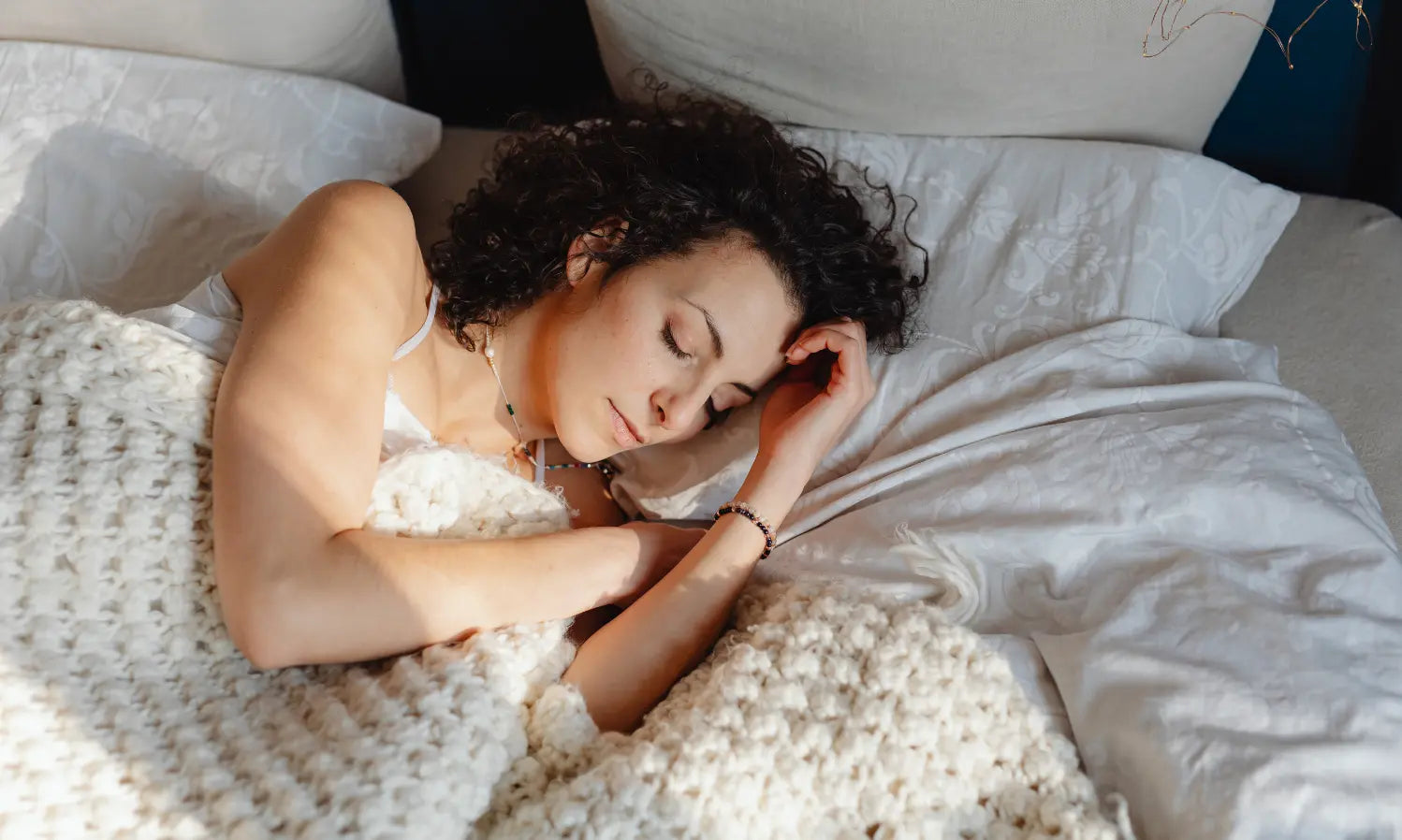 Natural sleep supplements NZ bedtime comparison with magnesium, herbal tea, spray and cherry concentrate